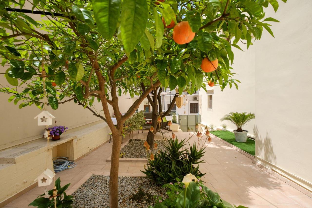 Home With Courtyard In Beating Heart Of Old Town! Chania  Exteriér fotografie